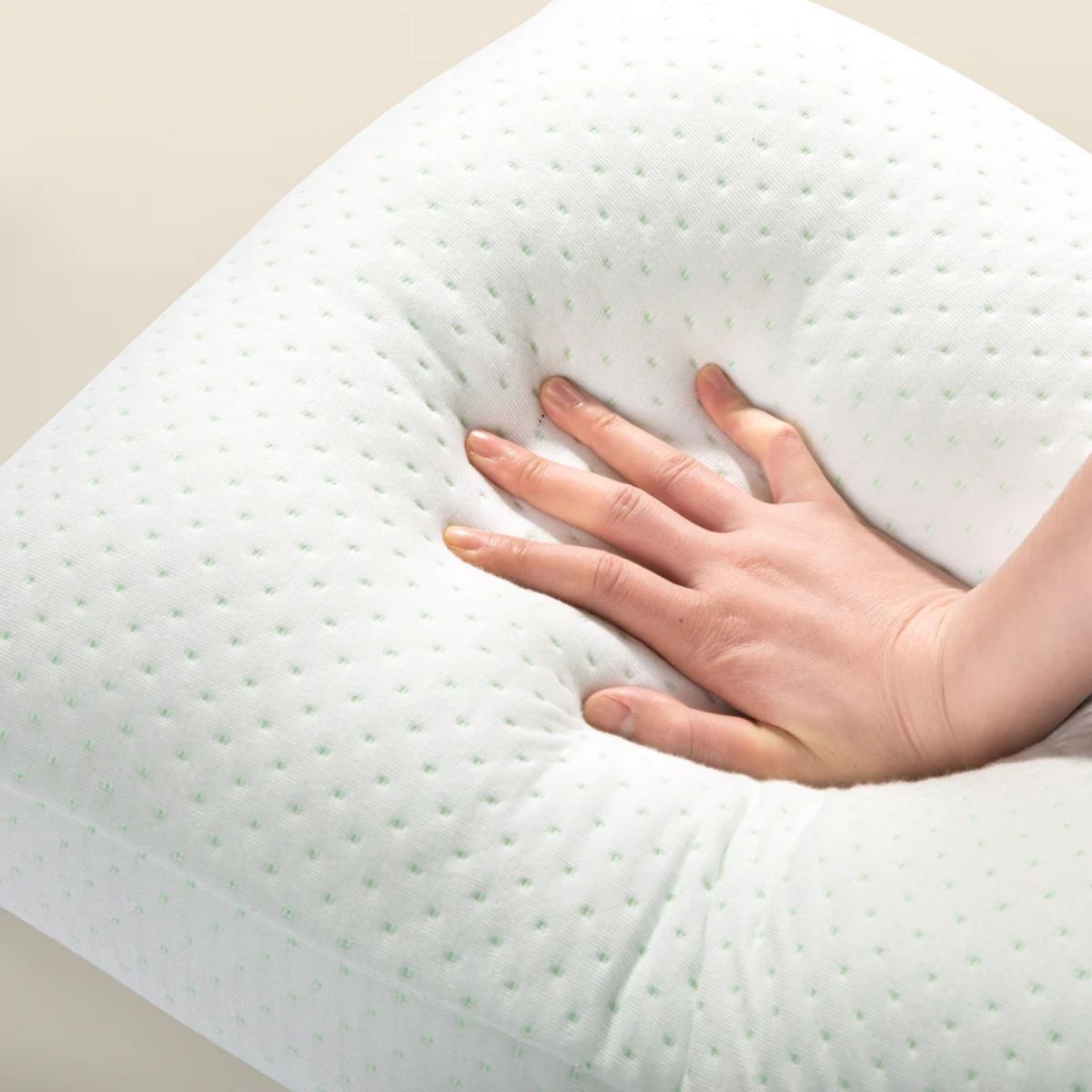 1. Bantal Memory Foam